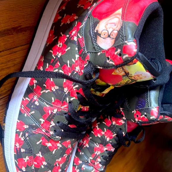 Air DeVitos AKA Danny Dunks - Red & Black Frank Reynolds Always Sunny Sneakers - Picture 3 of 7